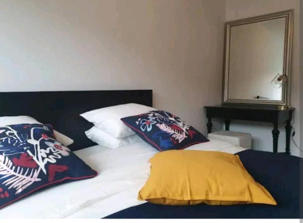Beautiful Three Queen Beds Apartment In City Center , 100M2, Near Tram Luxembourg Ngoại thất bức ảnh